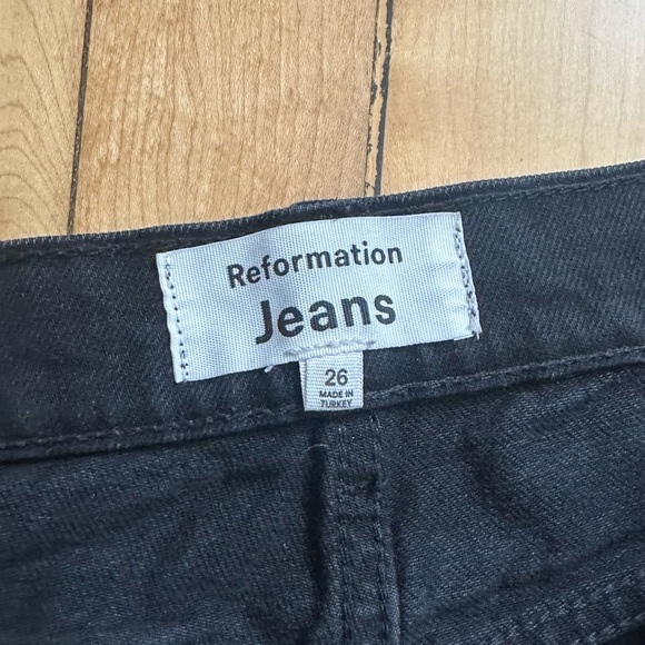 Reformation Black Wilder Jean in Size 26 - Picture 6 of 6